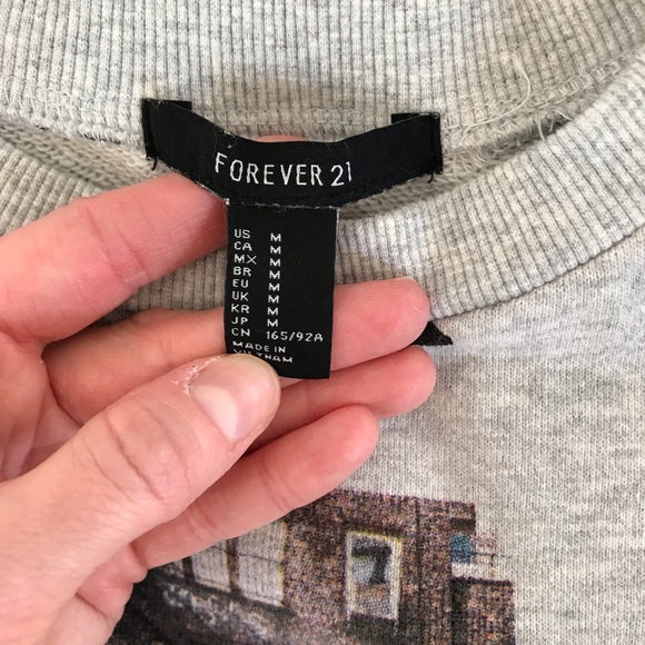 Forever 21 New York City Graphic Sweatshirt - Picture 3 of 5